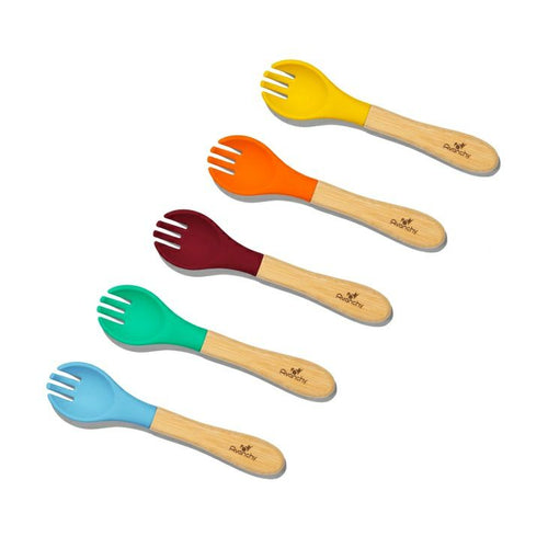 Set of eco-friendly bamboo baby forks, perfect for little ones learning to eat independently.  BPA-free and sustainable, these soft-tipped forks are gentle on gums and easy for small hands to hold. Ideal for introducing your baby to solid foods in a safe and natural way. 